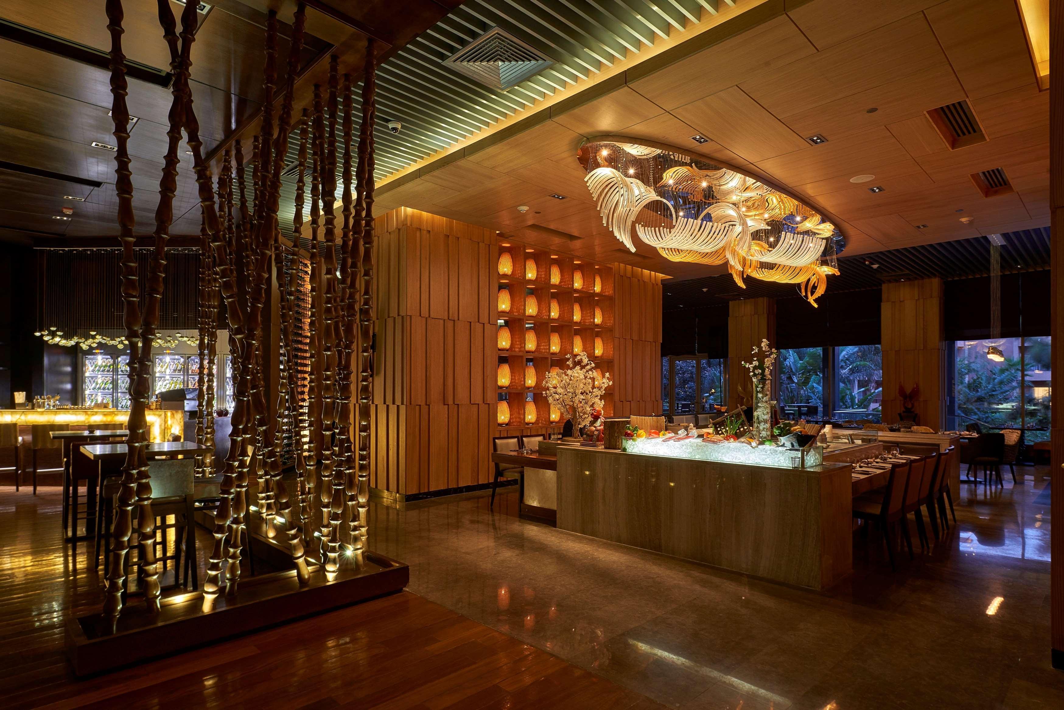 Hotel Dusit Thani Lakeview