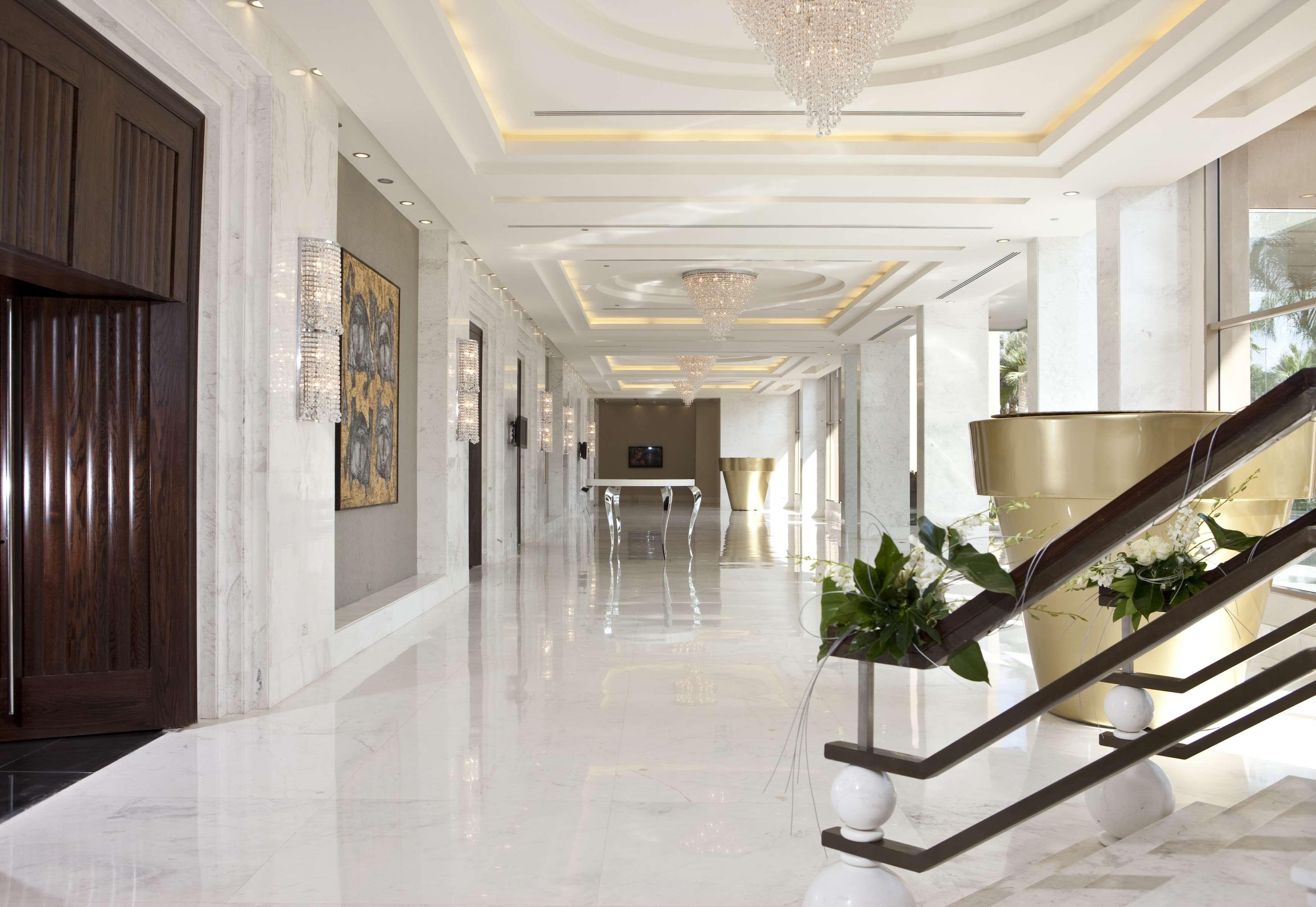 Dusit Thani Lakeview Hotel Cairo