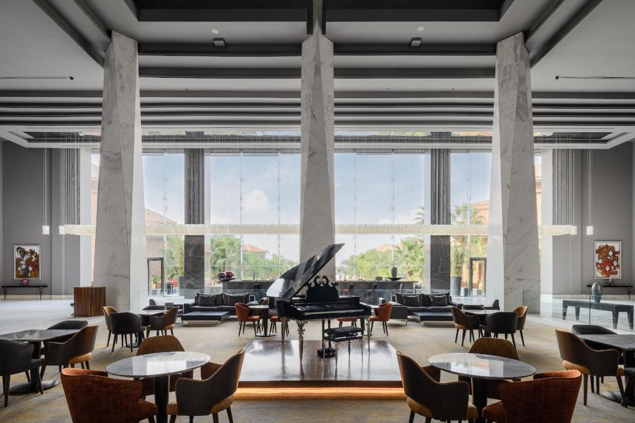 Dusit Thani Lakeview Szálloda 5*