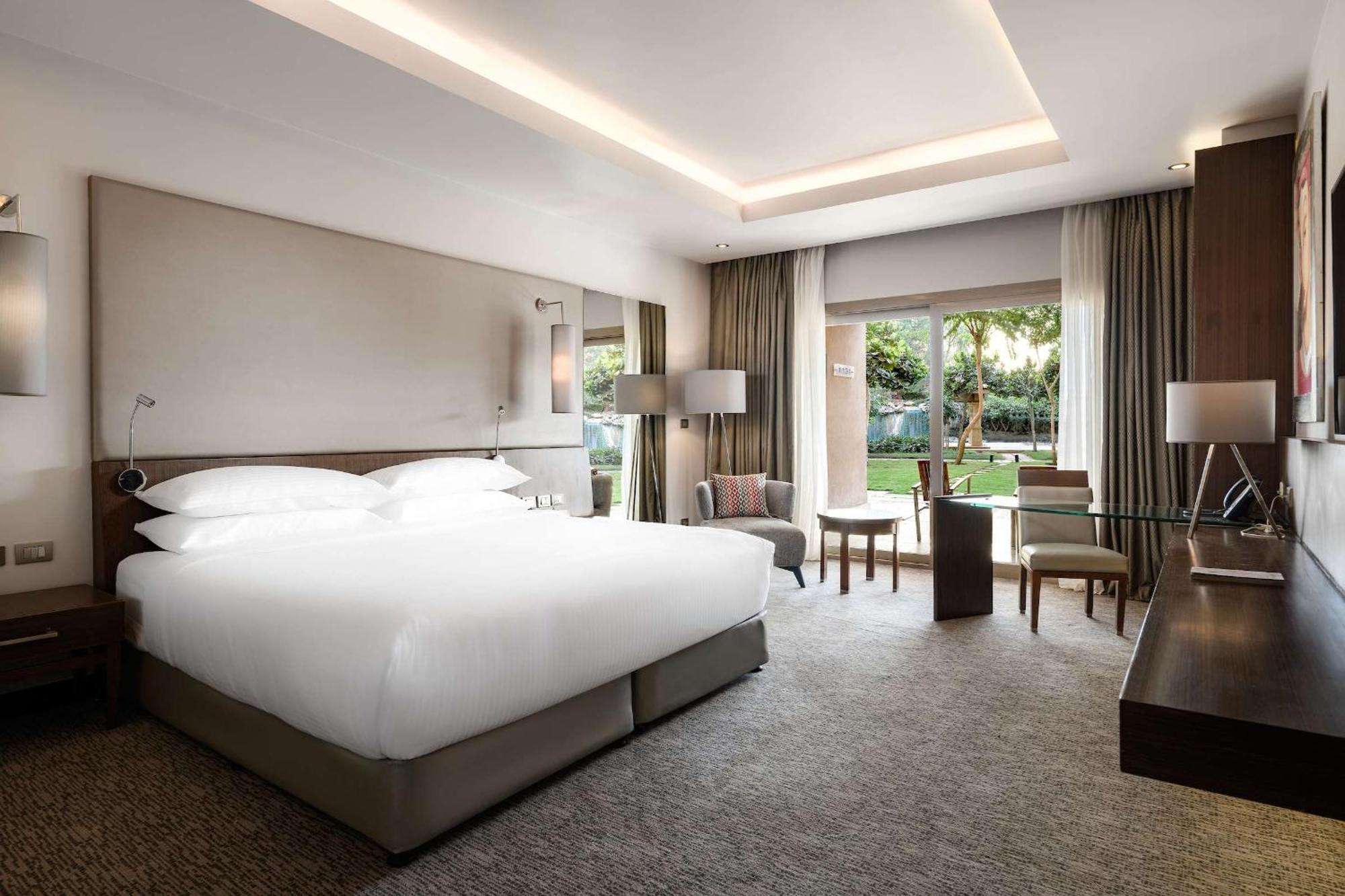 Szálloda Dusit Thani Lakeview 5*
