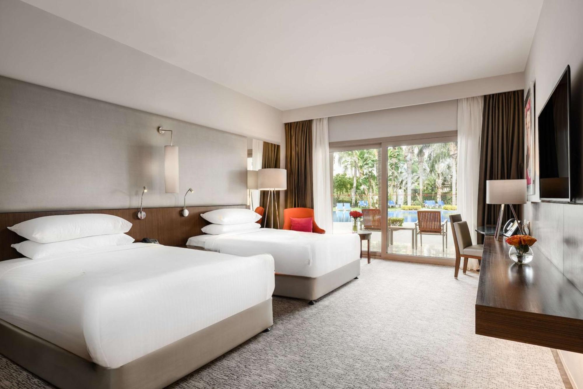 Szálloda Dusit Thani Lakeview Kairó