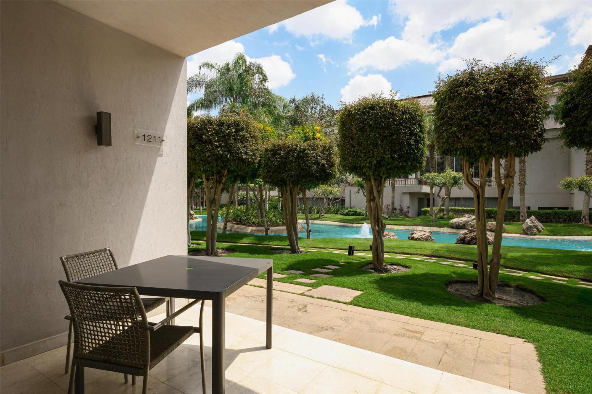Szálloda Dusit Thani Lakeview 5*